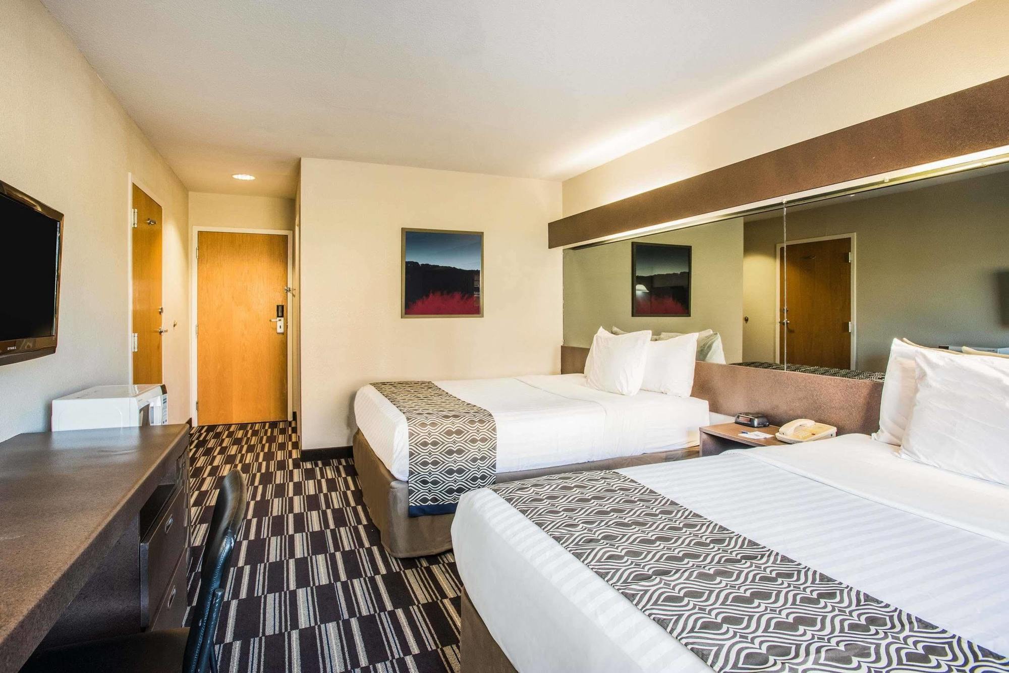 Microtel & By Wyndham Chattanooga/near Hamilton P 2*