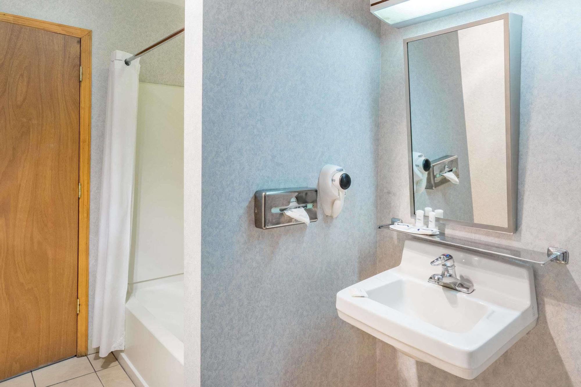 Microtel & By Wyndham Chattanooga/near Hamilton P